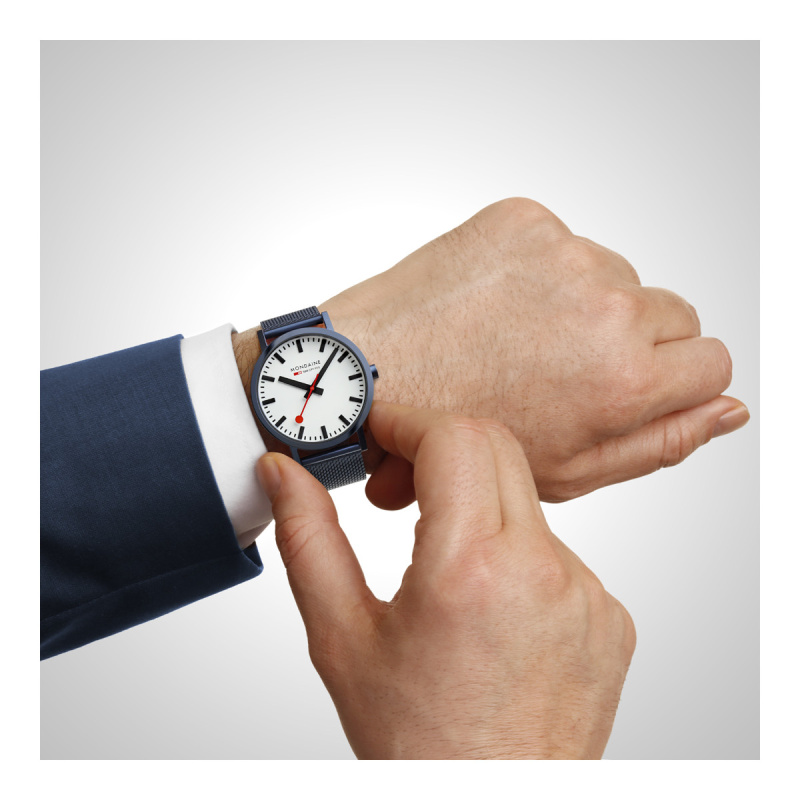 reloj-mondaine-sbb-classic-ip-blue-mate-40mm1